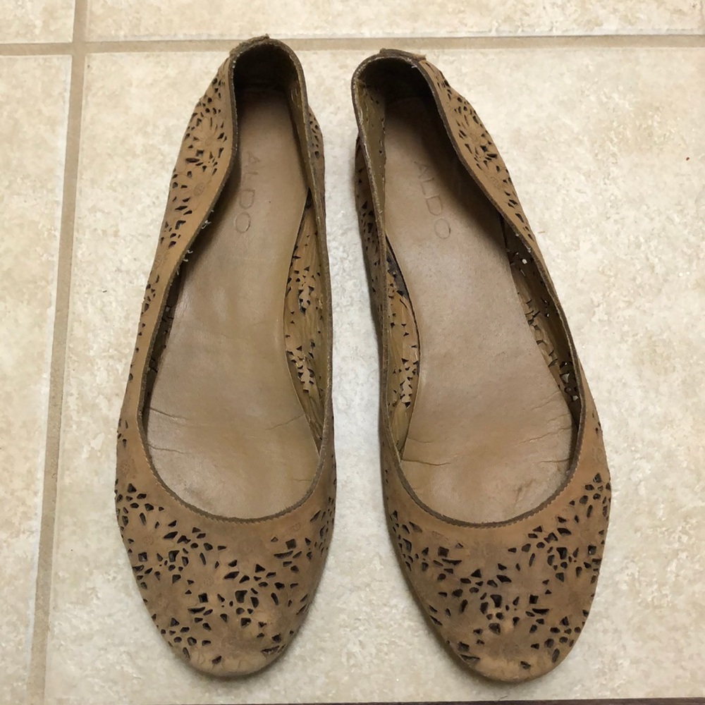 Aldo brown leather flats with floral details